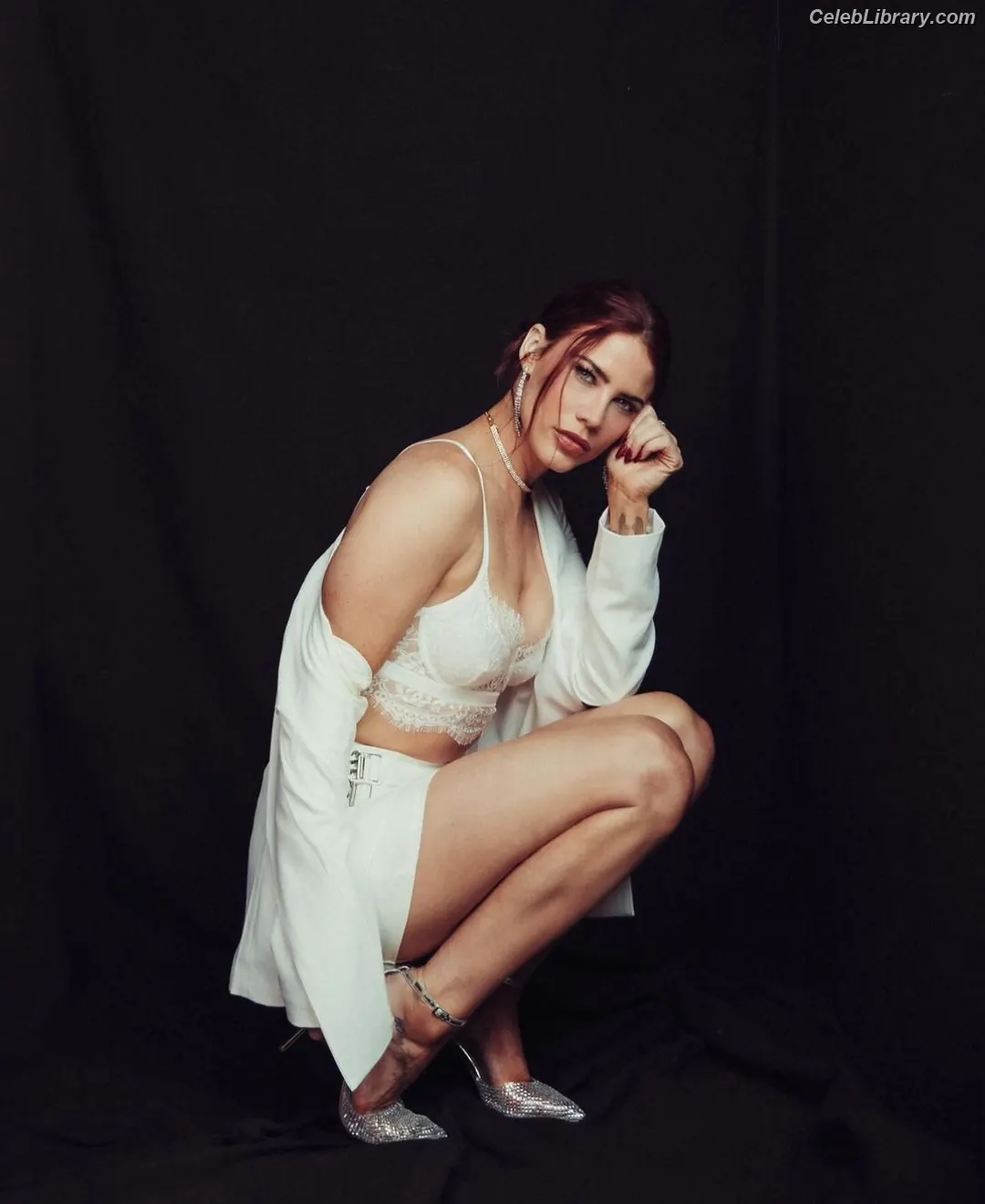 Courtney Hope photo 14 of 393