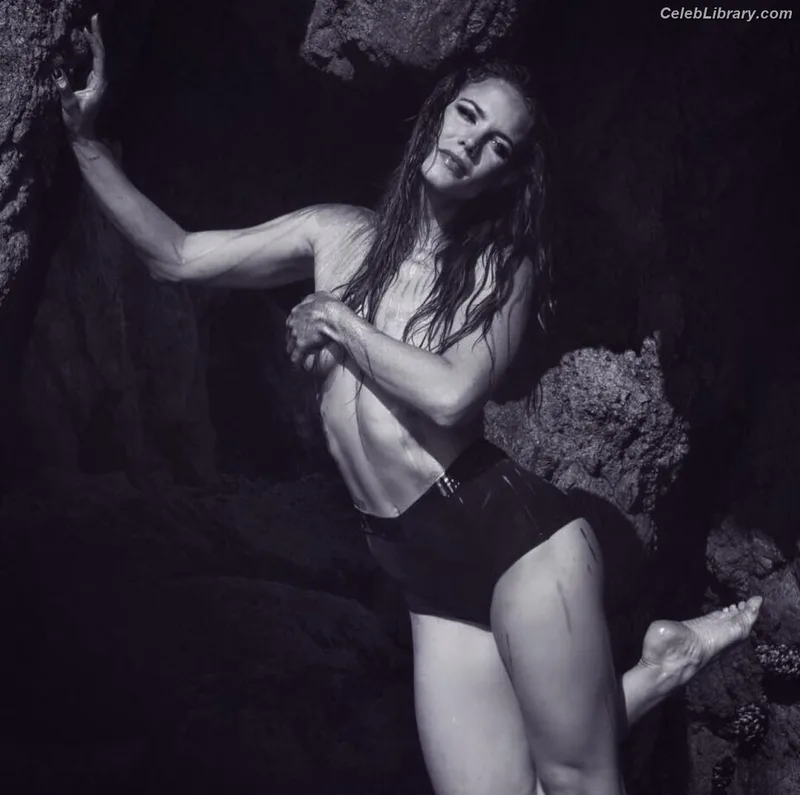 Courtney Hope photo 2 of 394