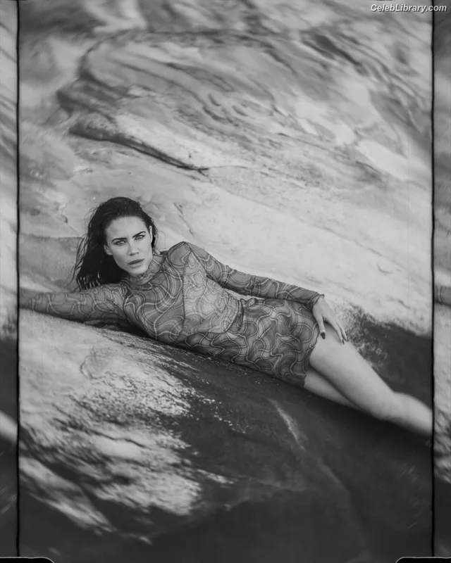 Courtney Hope photo 12 of 394