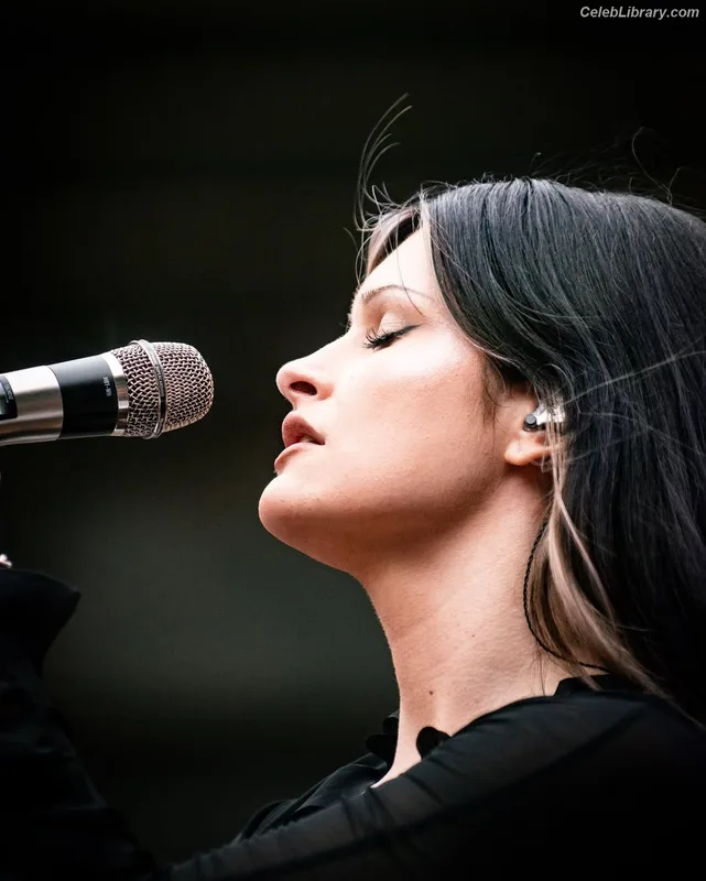Courtney Laplante photo 18 of 578