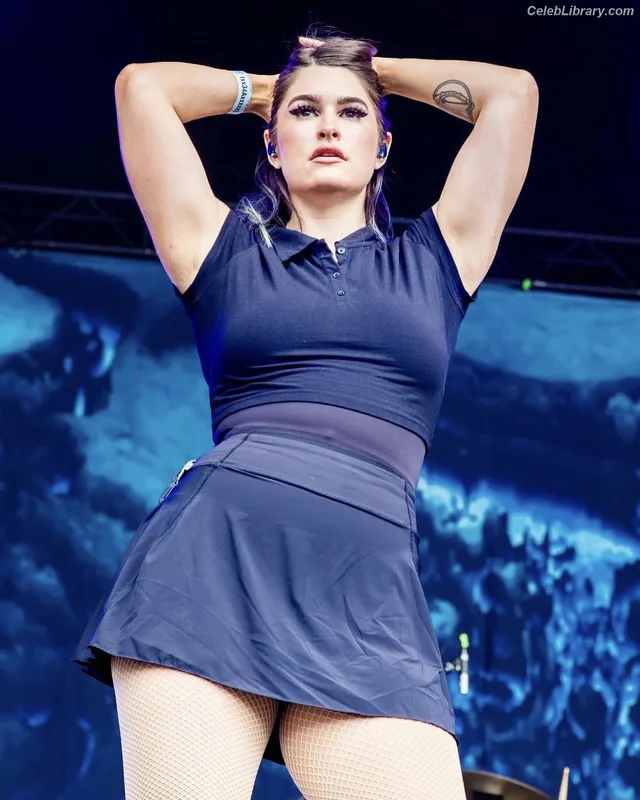 Courtney Laplante photo 4 of 578