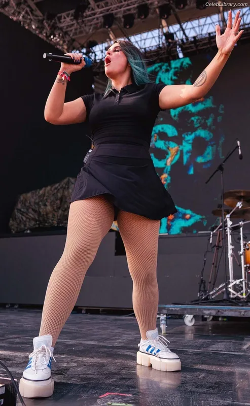 Courtney Laplante photo 17 of 578