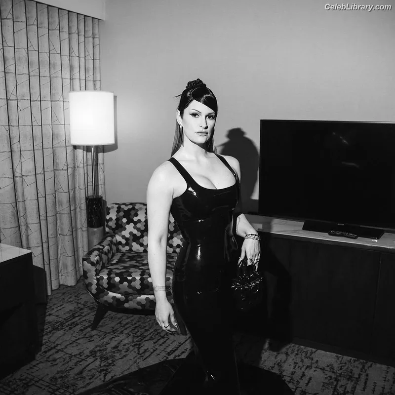 Courtney Laplante photo 8 of 578