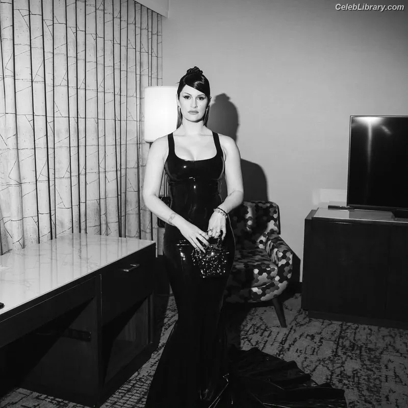 Courtney Laplante photo 9 of 578