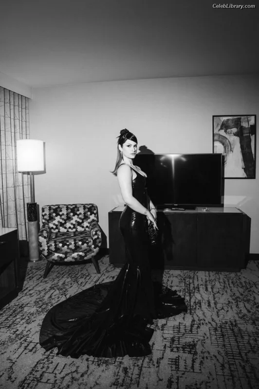 Courtney Laplante photo 22 of 578