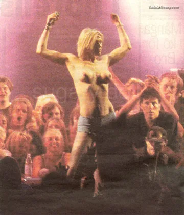 Courtney Love photo 9 of 14