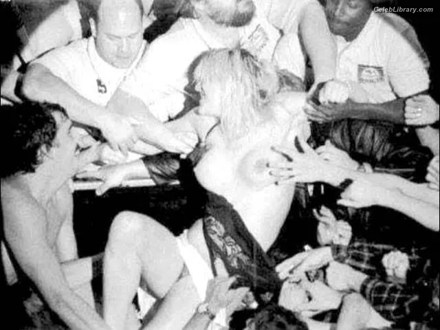 Courtney Love photo 12 of 14