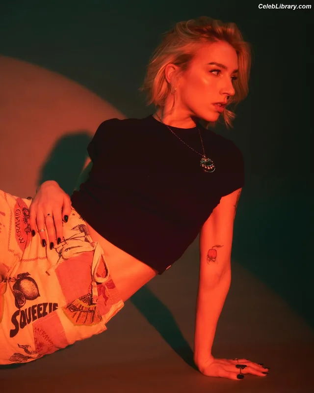 Courtney Miller photo 16 of 850