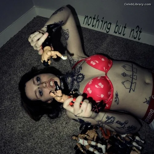 cr1tter photo 11 of 23