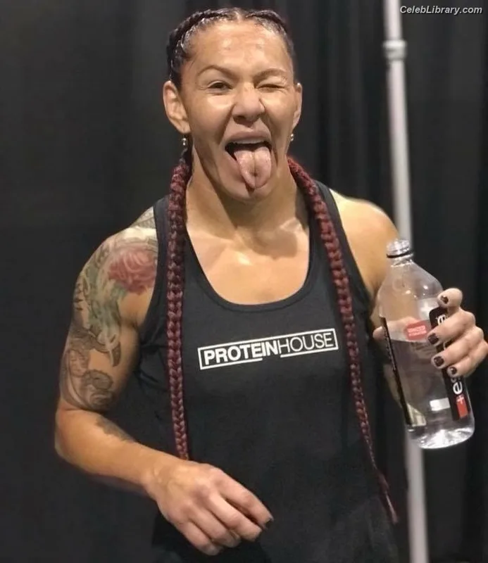 Cris Cyborg photo 2 of 353
