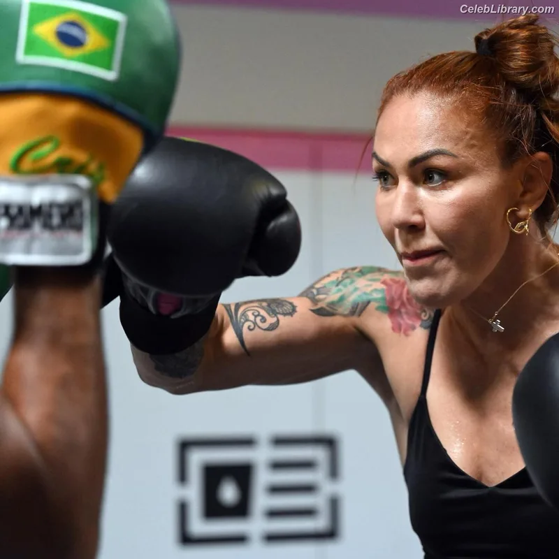 Cris Cyborg photo 7 of 353
