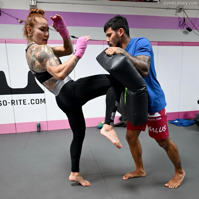 Cris Cyborg photo 8 of 353
