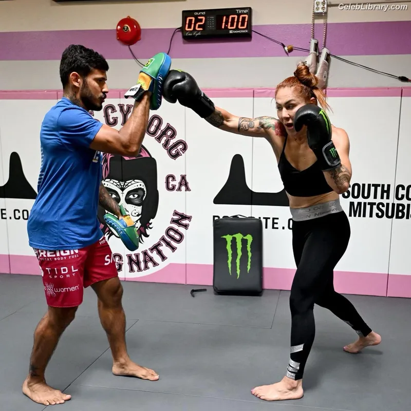 Cris Cyborg photo 9 of 353