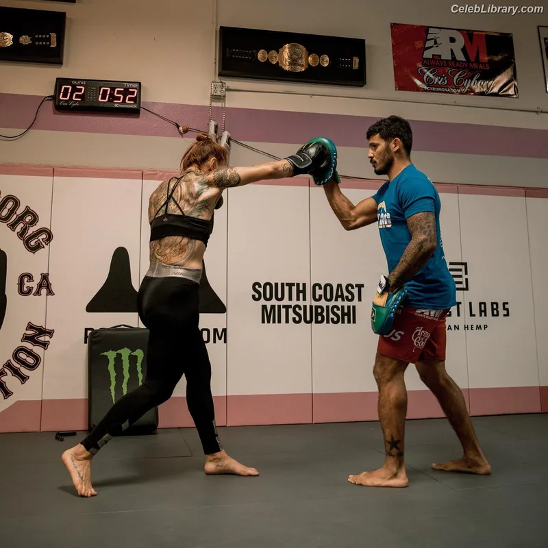Cris Cyborg photo 12 of 353