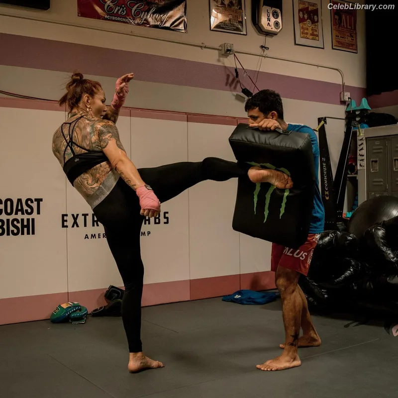 Cris Cyborg photo 14 of 353