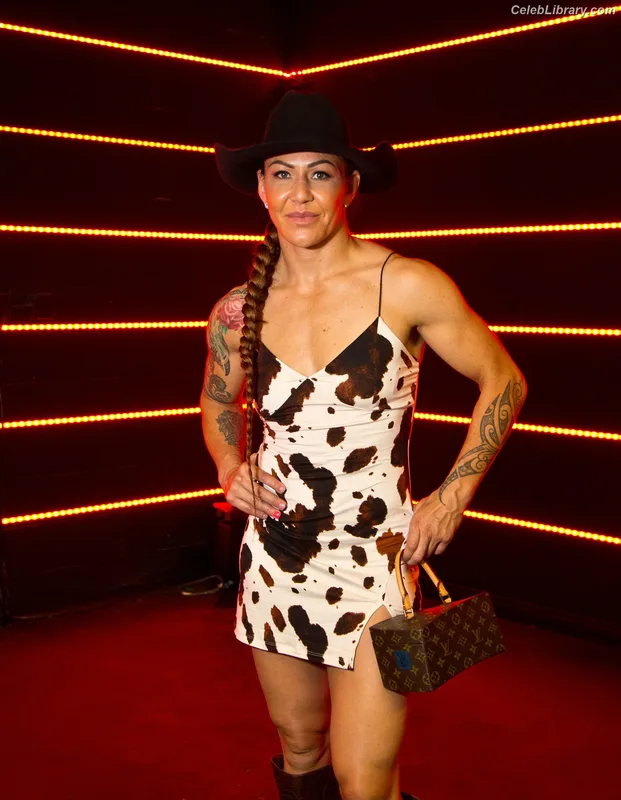 Cris Cyborg photo 12 of 353