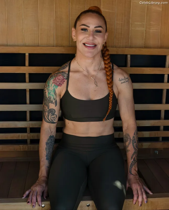 Cris Cyborg photo 1 of 353