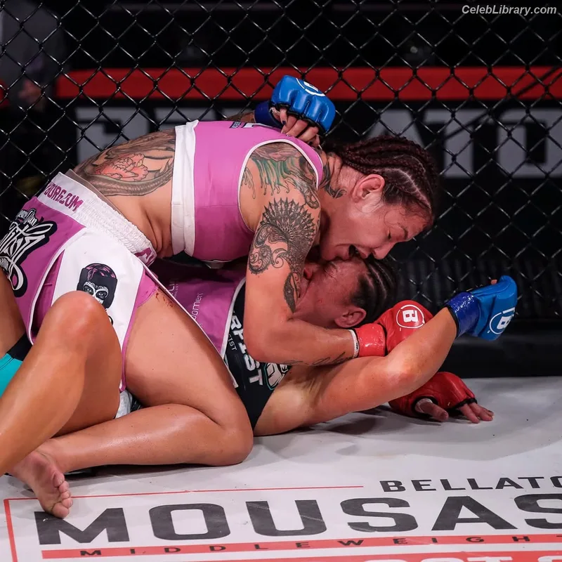 Cris Cyborg photo 2 of 353