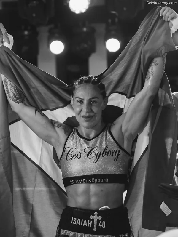 Cris Cyborg photo 14 of 353