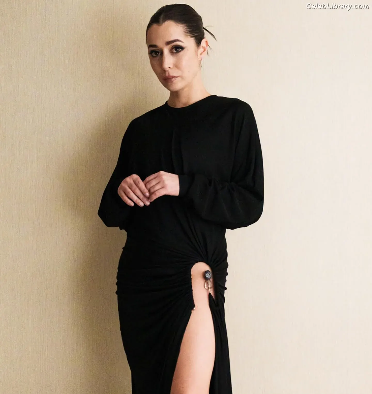 Cristin Milioti photo 13 of 335