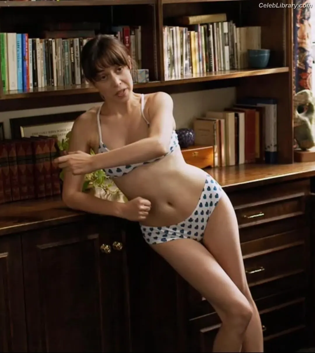 Cristin Milioti photo 3 of 335