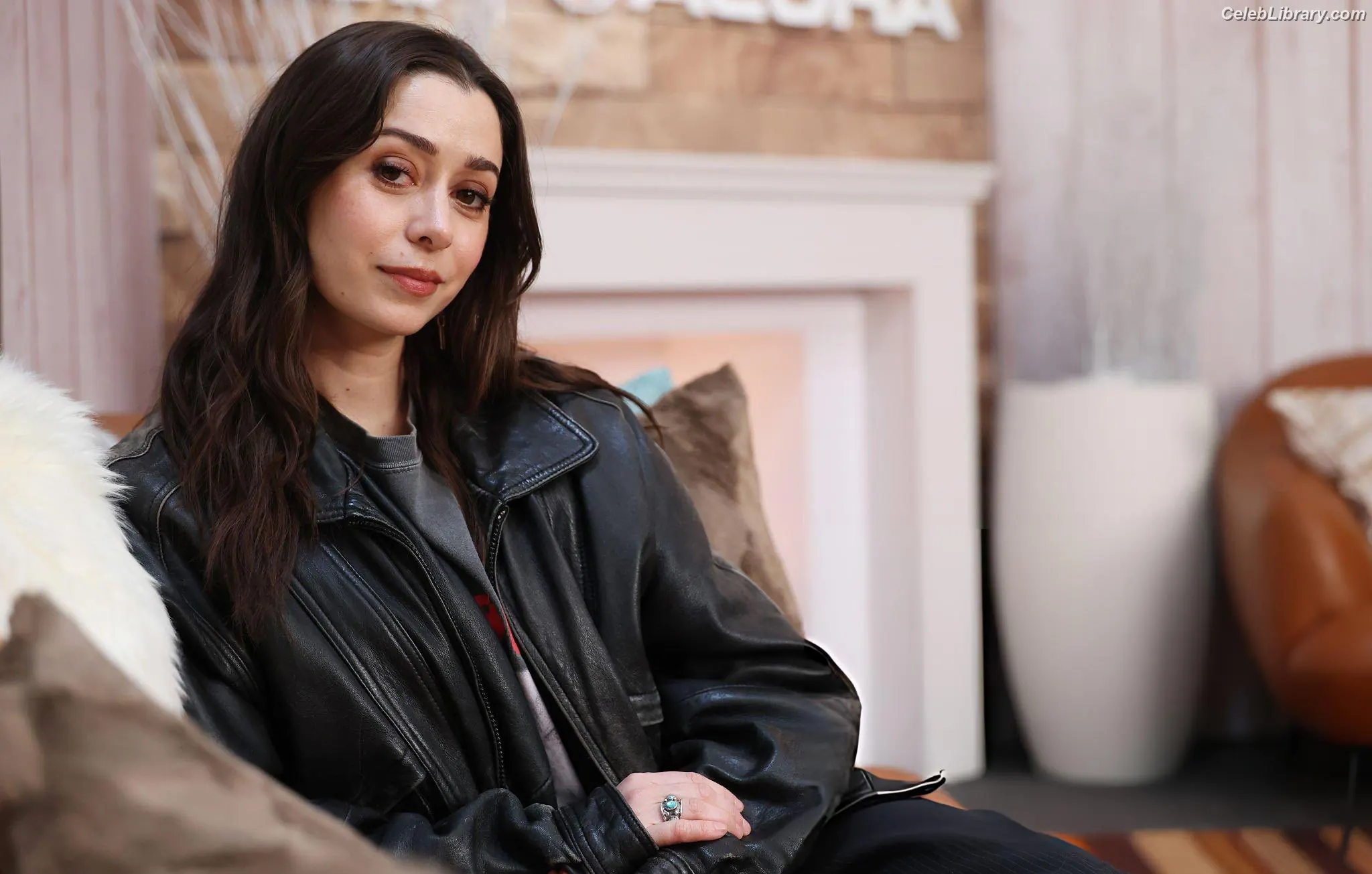 Cristin Milioti photo 8 of 335