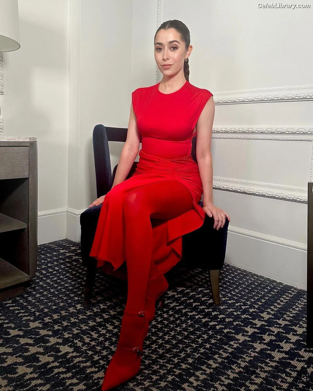 Cristin Milioti photo 13 of 335