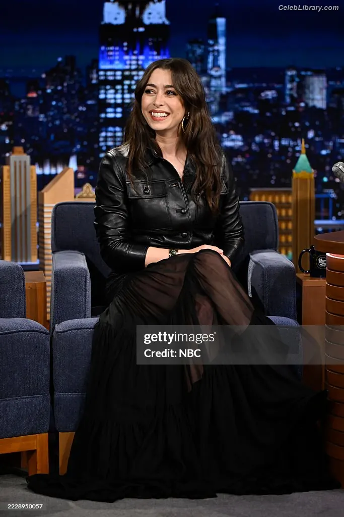 Cristin Milioti photo 16 of 335