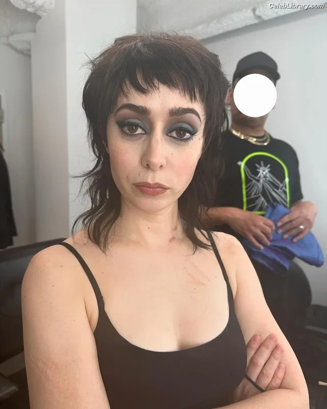 Cristin Milioti photo 6 of 336