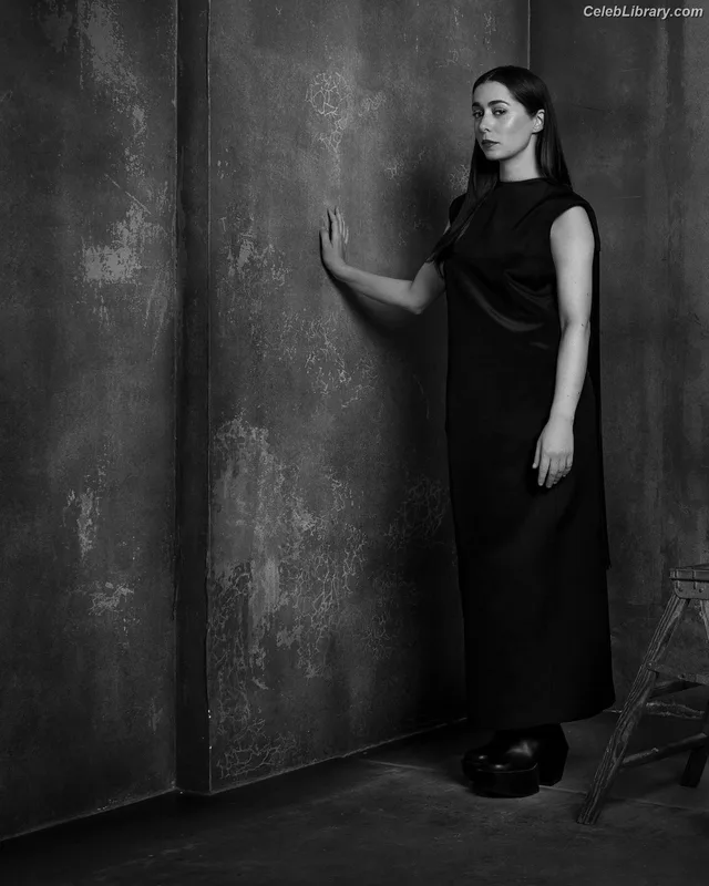 Cristin Milioti photo 9 of 336