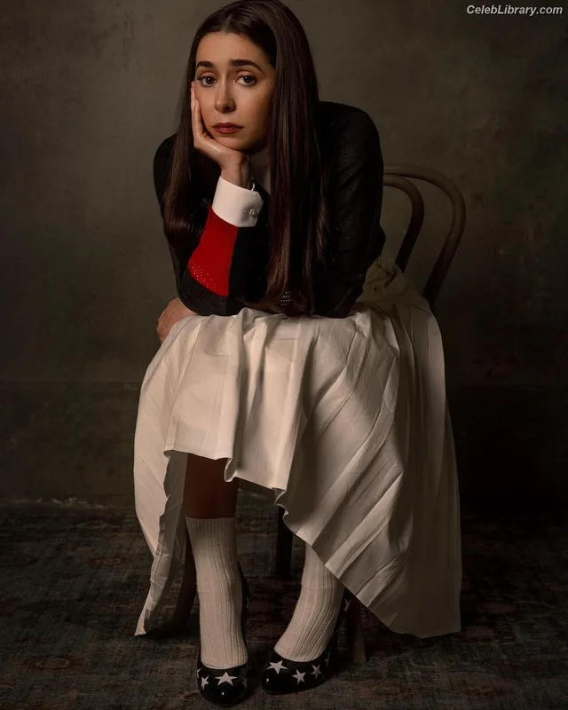 Cristin Milioti photo 14 of 336