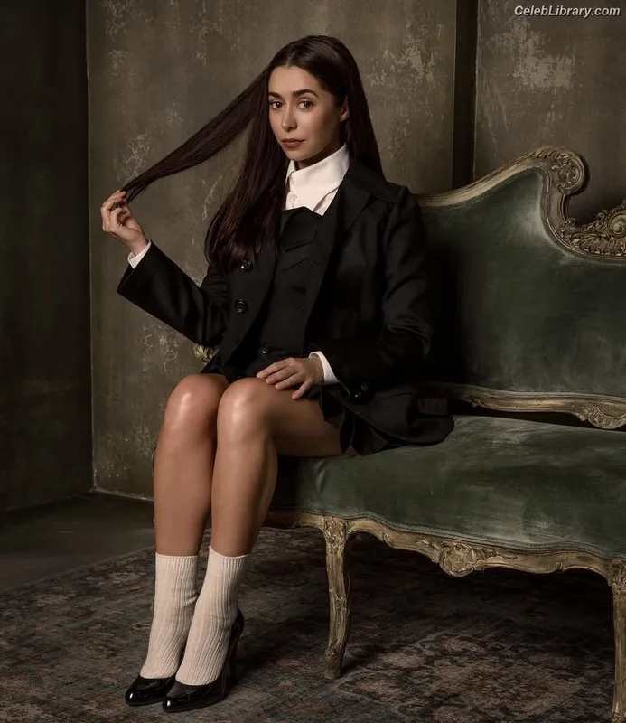 Cristin Milioti photo 15 of 336