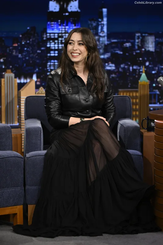 Cristin Milioti photo 4 of 336