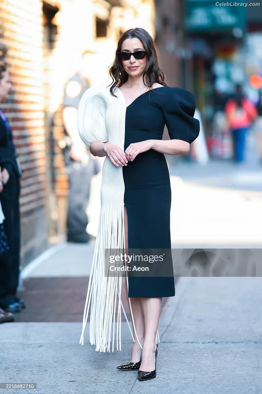 Cristin Milioti photo 6 of 336