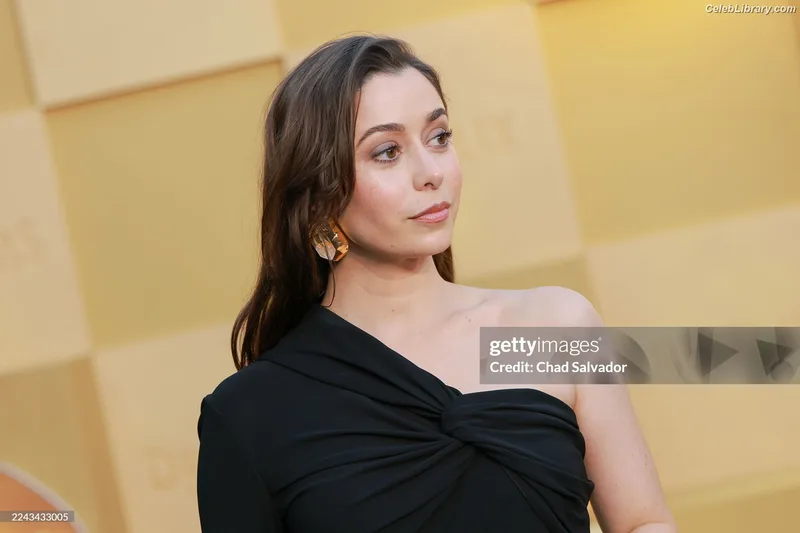 Cristin Milioti photo 8 of 336