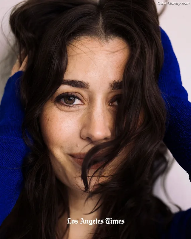 Cristin Milioti photo 17 of 336