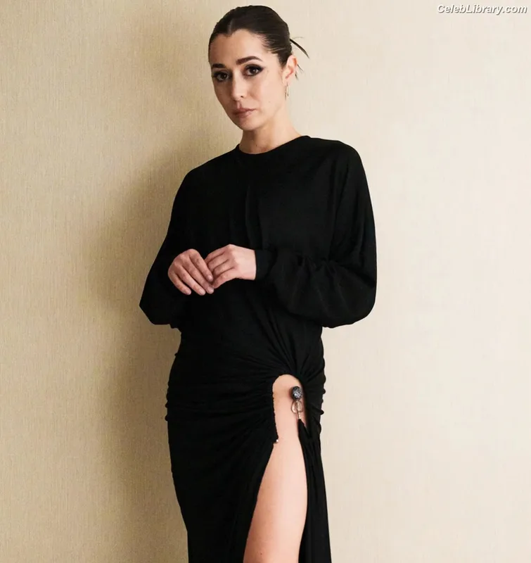 Cristin Milioti photo 13 of 336