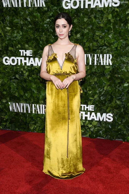 Cristin Milioti photo 14 of 336