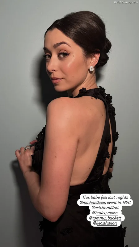 Cristin Milioti photo 23 of 336