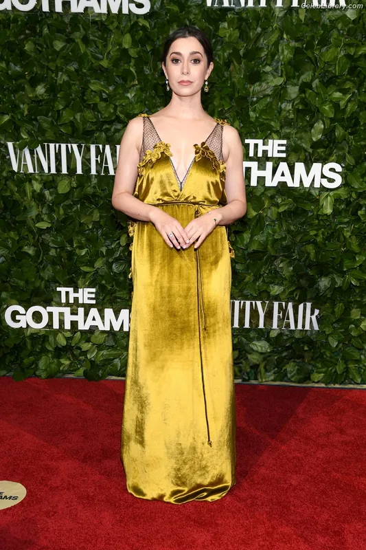 Cristin Milioti photo 16 of 336