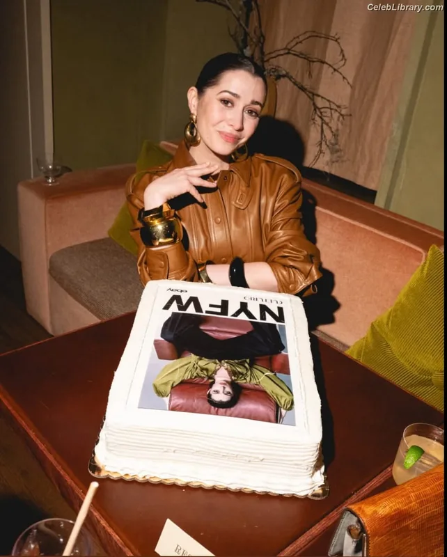 Cristin Milioti photo 23 of 336