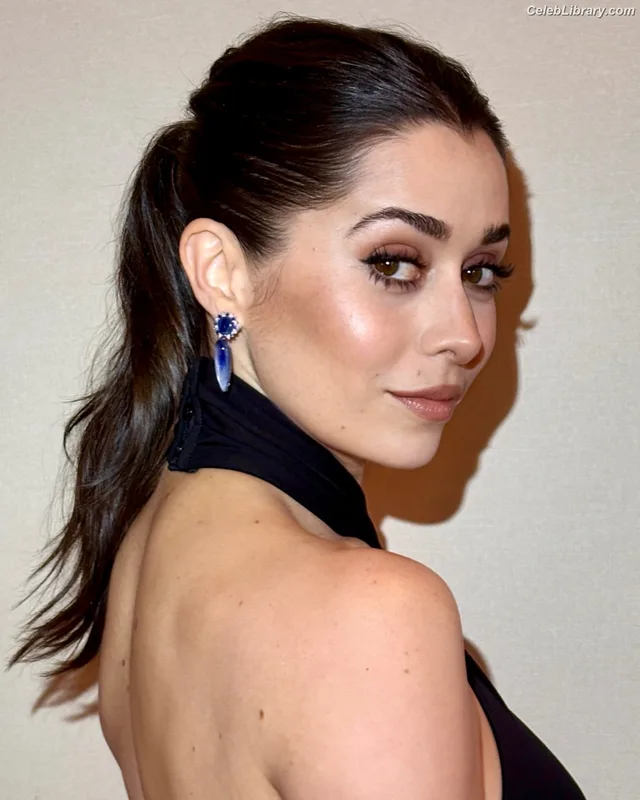 Cristin Milioti photo 8 of 336
