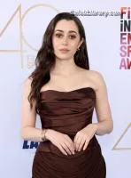 Cristin Milioti photo 21 of 336