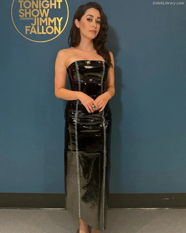 Cristin Milioti photo 21 of 336
