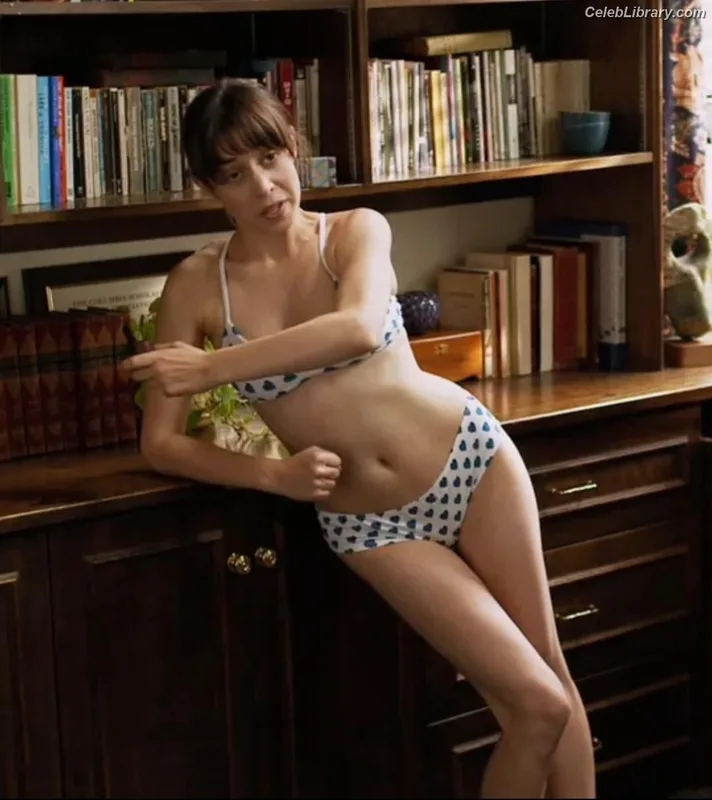 Cristin Milioti photo 3 of 336