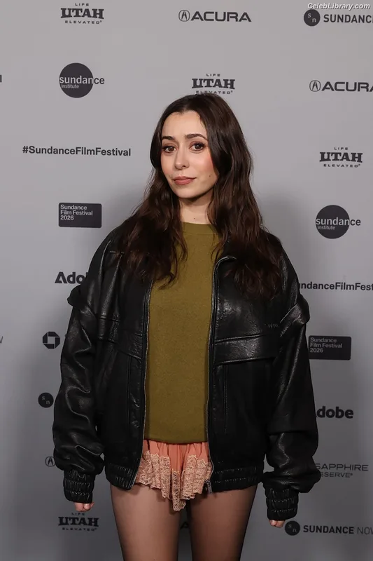 Cristin Milioti photo 4 of 336