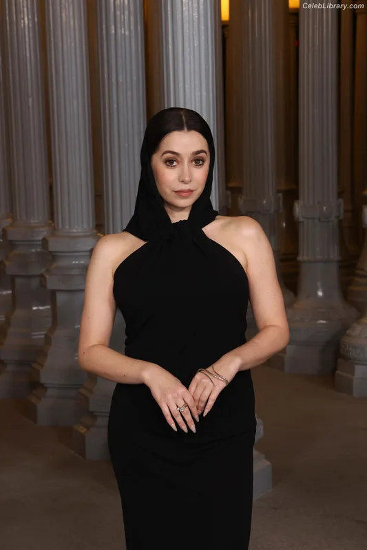 Cristin Milioti photo 9 of 336