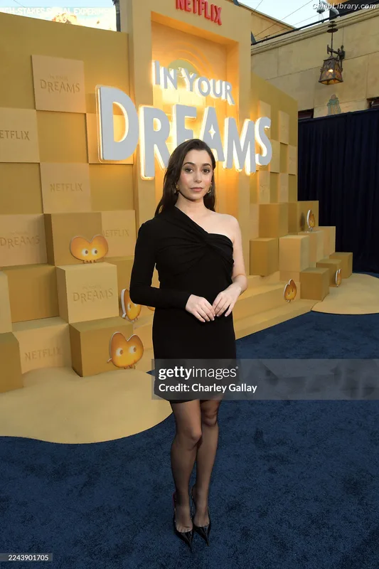 Cristin Milioti photo 14 of 336