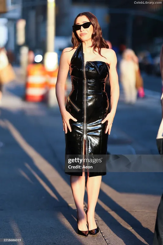 Cristin Milioti photo 16 of 336