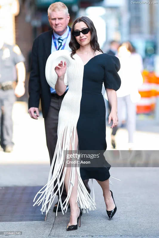 Cristin Milioti photo 23 of 336